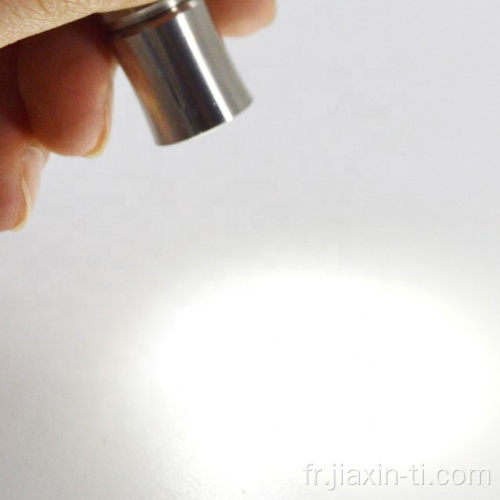 Lampe de poche à LED de titane imperméable IPX-6 à haute puissance